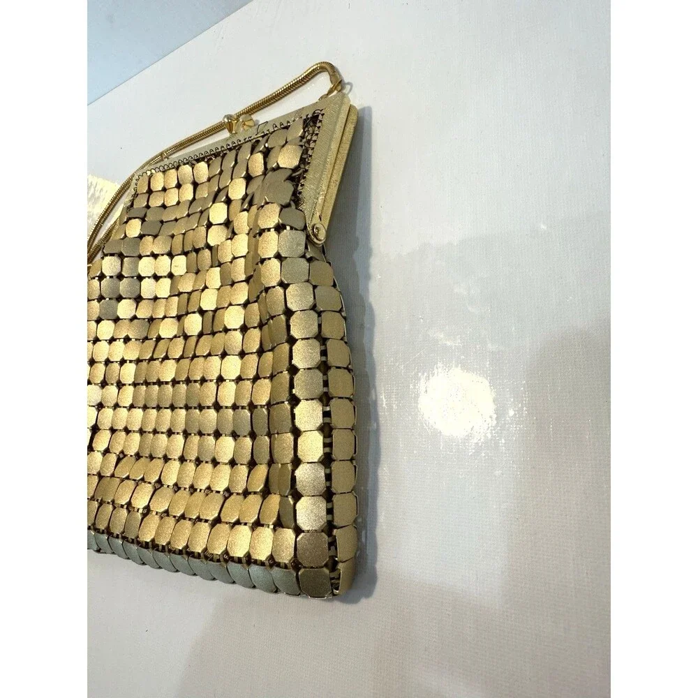 Vintage La Regale Gold Tone Chainmail Mesh Evening Clutch with Chain Strap